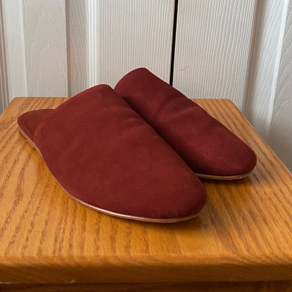 TKees Ines Celeste Burgundy‎ Red Suede Almond Toe Slip-On Mules SZ 6B